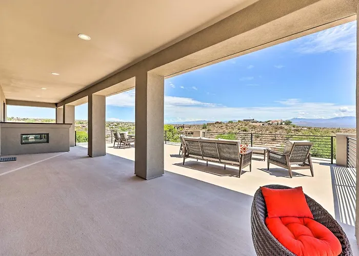 Panoramic Mtn Views! Desert In